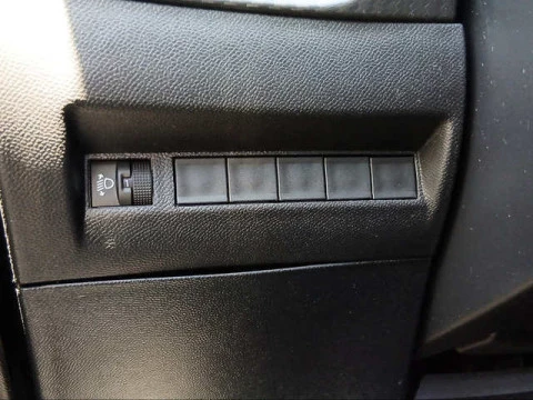 Peugeot 208 PureTech 100 Active 75 kW (100 CV)