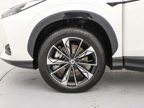 MG HS HEV 1.5 HEV EHS HYBRID+ 224 LUXURY 224 5P
