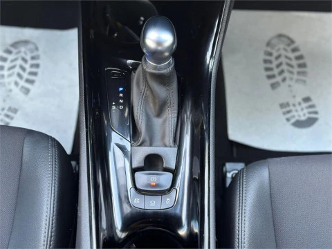 Toyota C-HR 5P Advance 180H e-CVT