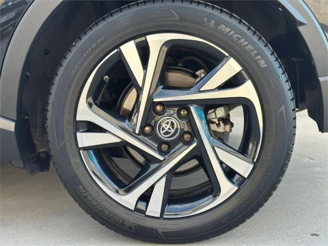 Toyota C-HR 5P Advance 180H e-CVT