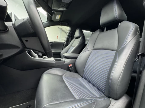 Toyota Rav4 2.5l 220H Style