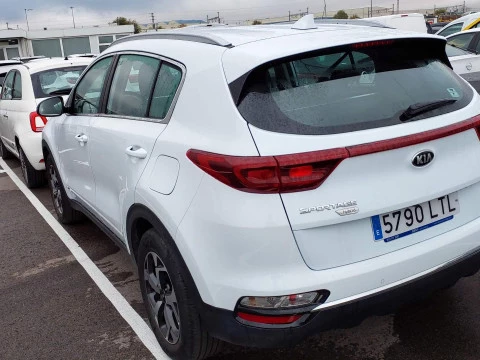 Kia Sportage 1.6 MHEV Business 100kW (136CV) 4x4