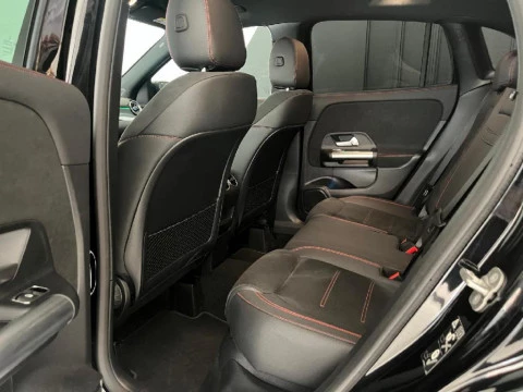 Mercedes-Benz GLA 2.0 GLA 200 D DCT 150 5P