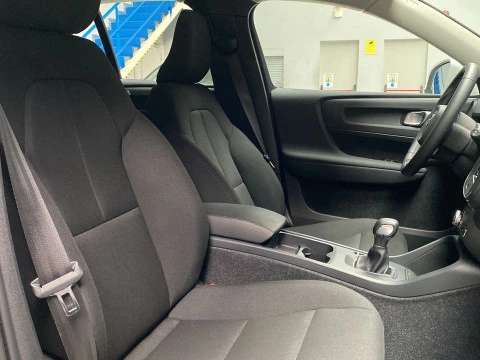 Volvo XC40 1.5 T2 MOMENTUM CORE 5P
