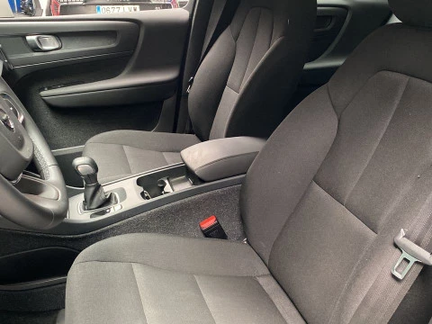 Volvo XC40 1.5 T2 MOMENTUM CORE 5P