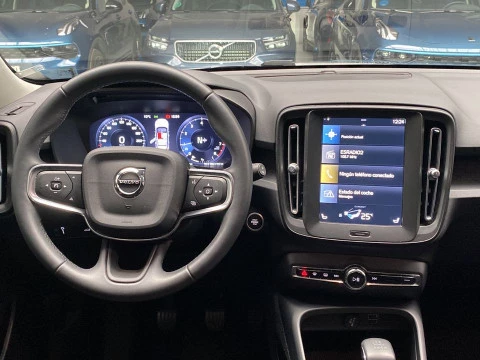 Volvo XC40 1.5 T2 MOMENTUM CORE 5P