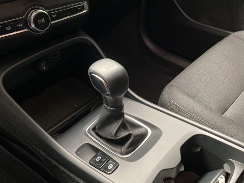 Volvo XC40 1.5 T2 MOMENTUM CORE 5P