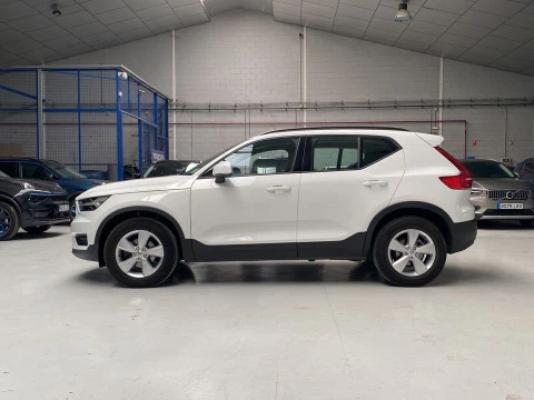 Volvo XC40 1.5 T2 MOMENTUM CORE 5P