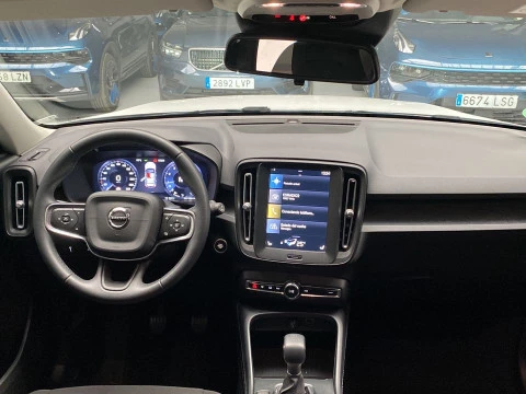 Volvo XC40 1.5 T2 MOMENTUM CORE 5P