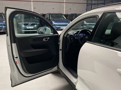Volvo XC40 1.5 T2 MOMENTUM CORE 5P