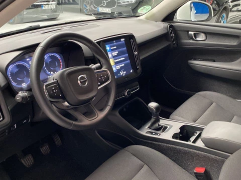 Volvo XC40 1.5 T2 MOMENTUM CORE 5P