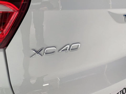 Volvo XC40 1.5 T2 MOMENTUM CORE 5P