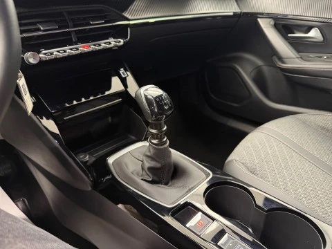 Peugeot 2008 Allure Gasolina 100 S&S 6 Vel. MAN