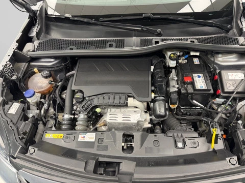 Peugeot 2008 Allure Gasolina 100 S&S 6 Vel. MAN