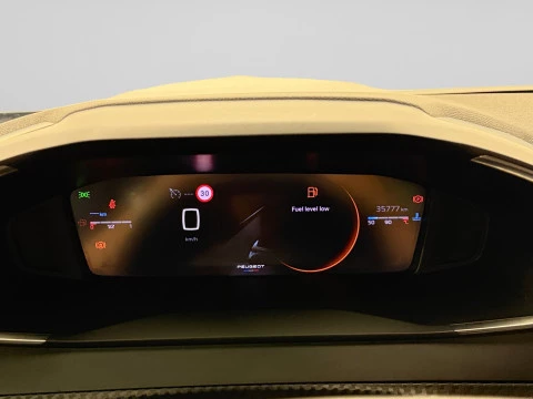 Peugeot 2008 Allure Gasolina 100 S&S 6 Vel. MAN