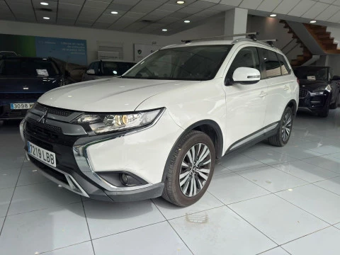 Mitsubishi Outlander 200 MPI CVT Motion 2WD 7 plazas
