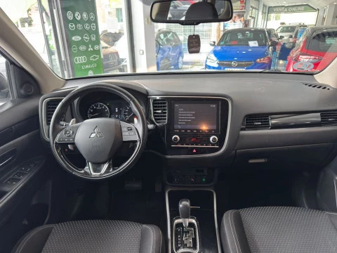 Mitsubishi Outlander 200 MPI CVT Motion 2WD 7 plazas
