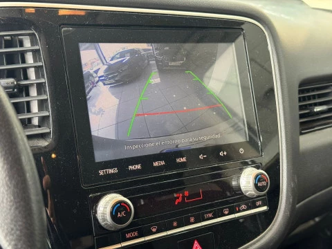 Mitsubishi Outlander 200 MPI CVT Motion 2WD 7 plazas