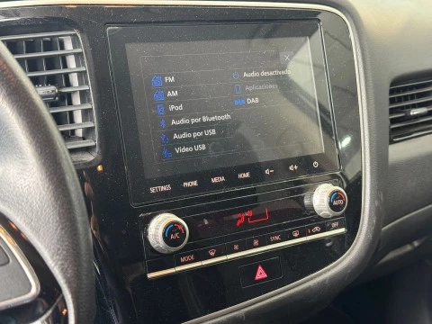 Mitsubishi Outlander 200 MPI CVT Motion 2WD 7 plazas