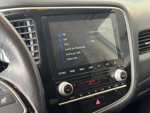 Mitsubishi Outlander 200 MPI CVT Motion 2WD 7 plazas