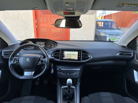 Peugeot 308 PureTech 130 SANDS Allure 96 kW (130 CV)