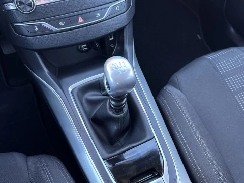 Peugeot 308 PureTech 130 SANDS Allure 96 kW (130 CV)