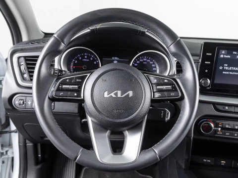 Kia Ceed 1.0 T-GDi 88kW (120CV) Drive Kia Ceed 1.0 T-GDi 88kW (120CV) Drive