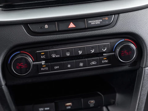 Kia Ceed 1.0 T-GDi 88kW (120CV) Drive Kia Ceed 1.0 T-GDi 88kW (120CV) Drive