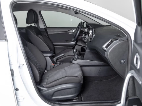 Kia Ceed 1.0 T-GDi 88kW (120CV) Drive Kia Ceed 1.0 T-GDi 88kW (120CV) Drive