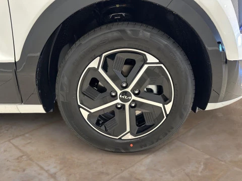 Kia Niro 1.6 GDi HEV 95kW (129CV) Drive