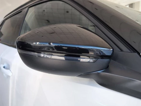 Peugeot 2008 GT BlueHDI 130 S&S EAT8