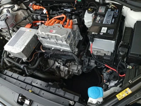 Volkswagen Golf e-Golf ePower 100 kW (136CV)