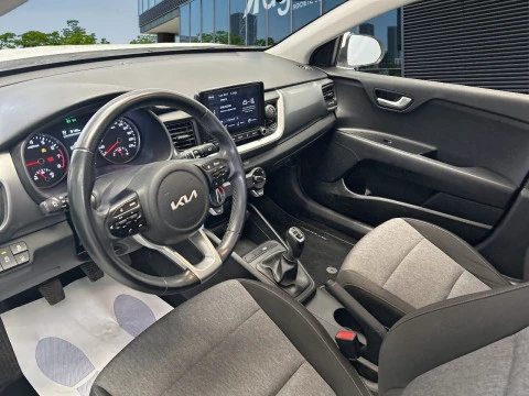 Kia Stonic 1.0 T-GDi 74kW (100CV) MHEV iMT Concept