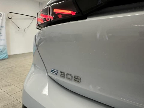 Peugeot e-308 5P First Edition Eléctrico 115kW (156CV)