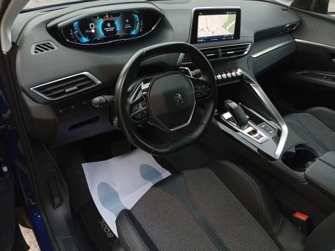 Peugeot 3008 Hybrid 225 e-EAT8 Allure