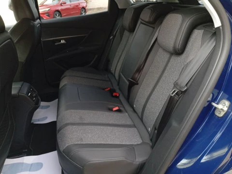 Peugeot 3008 Hybrid 225 e-EAT8 Allure