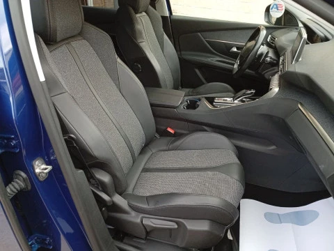 Peugeot 3008 Hybrid 225 e-EAT8 Allure