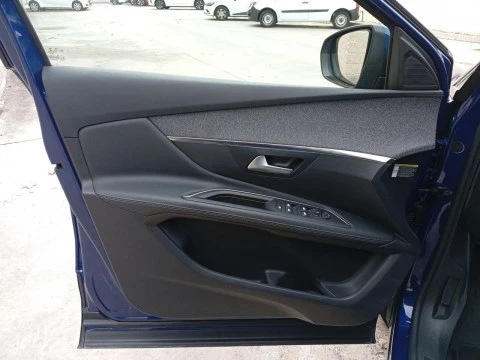 Peugeot 3008 Hybrid 225 e-EAT8 Allure