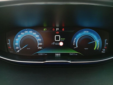Peugeot 3008 Hybrid 225 e-EAT8 Allure