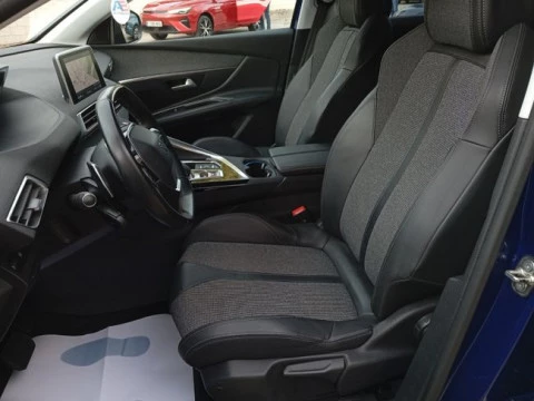 Peugeot 3008 Hybrid 225 e-EAT8 Allure