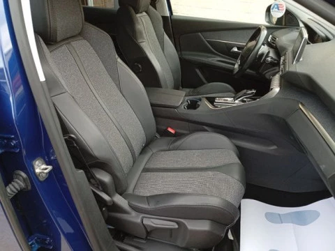 Peugeot 3008 Hybrid 225 e-EAT8 Allure