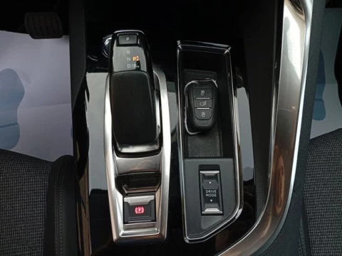 Peugeot 3008 Hybrid 225 e-EAT8 Allure