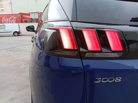 Peugeot 3008 Hybrid 225 e-EAT8 Allure