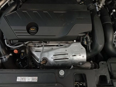 Peugeot 3008 Hybrid 225 e-EAT8 Allure