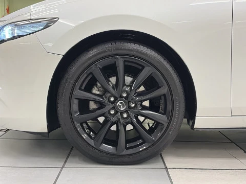 Mazda 3 2.0 Skyactiv-X Zenith Safety Black AT 1 kW (181 CV)