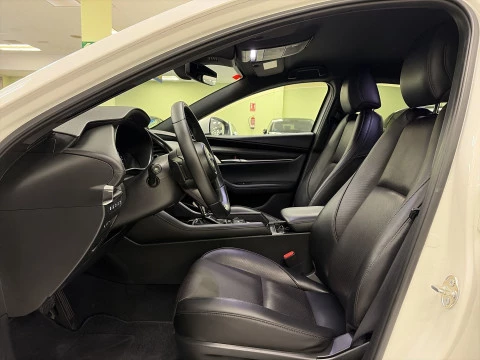 Mazda 3 2.0 Skyactiv-X Zenith Safety Black AT 1 kW (181 CV)