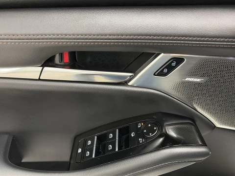 Mazda 3 2.0 Skyactiv-X Zenith Safety Black AT 1 kW (181 CV)