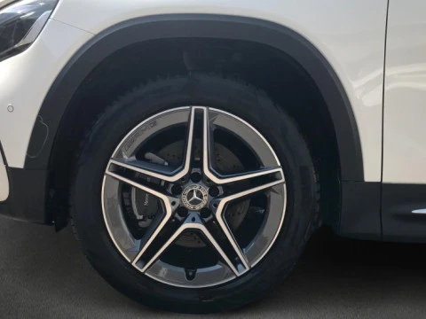Mercedes-Benz GLB  200 d