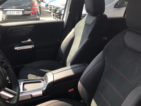 Mercedes-Benz GLB  200 d