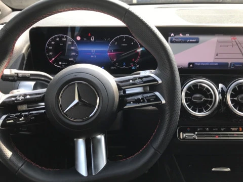 Mercedes-Benz GLB  200 d